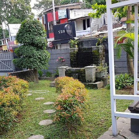 فندق Embe Pitoe Syariah Gejayan Mitra Reddoorz Pakualaman المظهر الخارجي الصورة